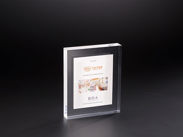 亞克力無(wú)縫熱壓展示臺(tái) 亞克力無(wú)縫熱壓展示臺(tái)